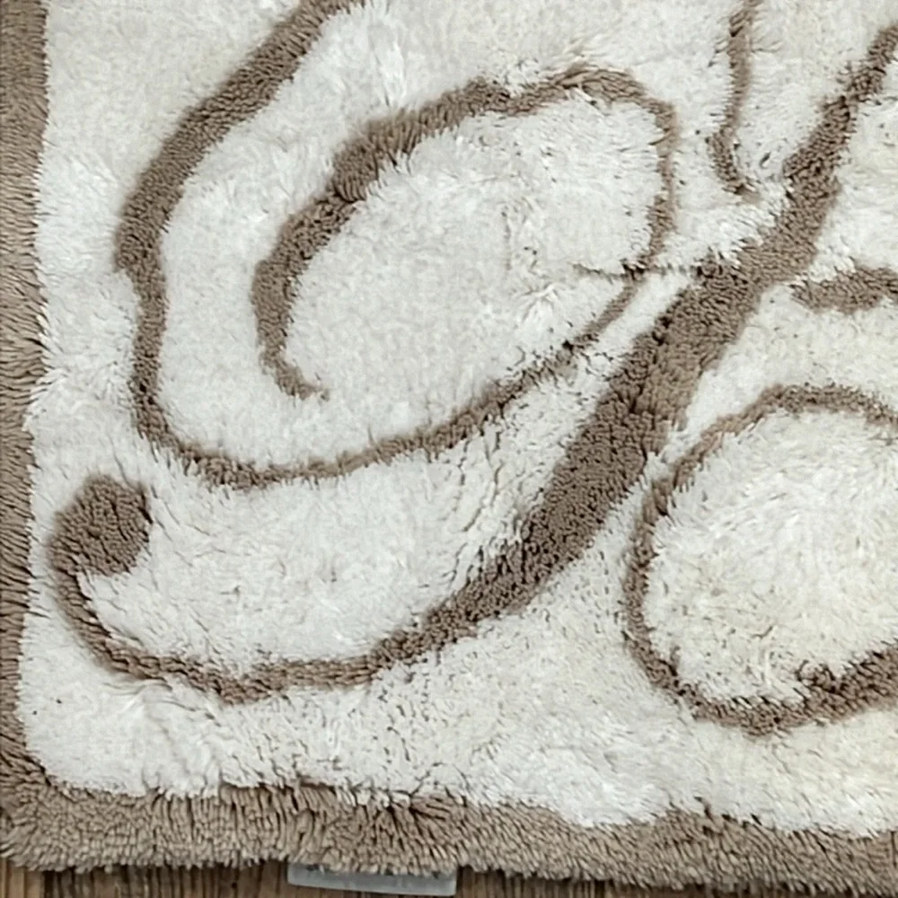 Habidecor Beige & White Rug NWOT Size 24” x 39.5”